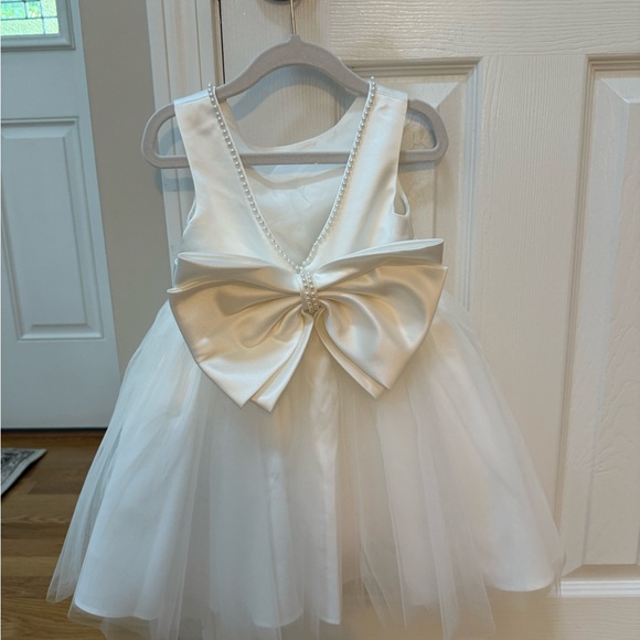 Azazie Jani Ivory A-Line Bow Tulle Dress (Unworn with Tags + Garment Bag) - Picture 1 of 6